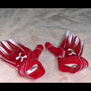 New youth small batting gloves never worn